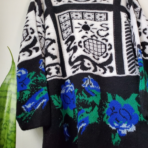 VTG abstract 80's Sweater - Picture 8 of 11